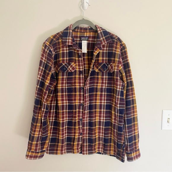 Patagonia Men’s Long-Sleeved Fjord Flannel Shirt - Picture 2 of 3